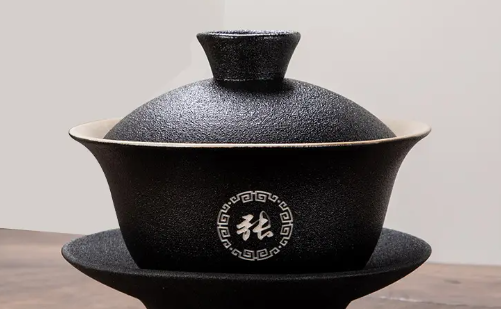 打標(biāo)機(jī)在陶瓷行業(yè)中的應(yīng)用有哪些呢？  第2張